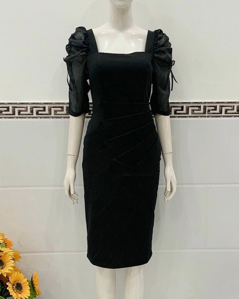 Đầm ôm body cổ vuông tay lỡ cực kỳ phù hợp với cô nàng công sở