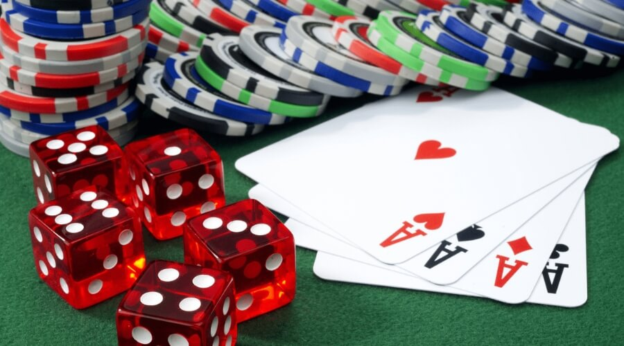 Lợi ích khi chọn app game bài đông người chơi