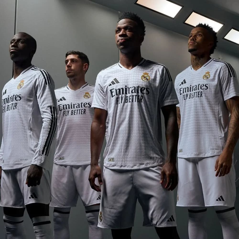 Các mẫu áo đấu sân nhà, sân khách và thứ ba của Real Madrid
