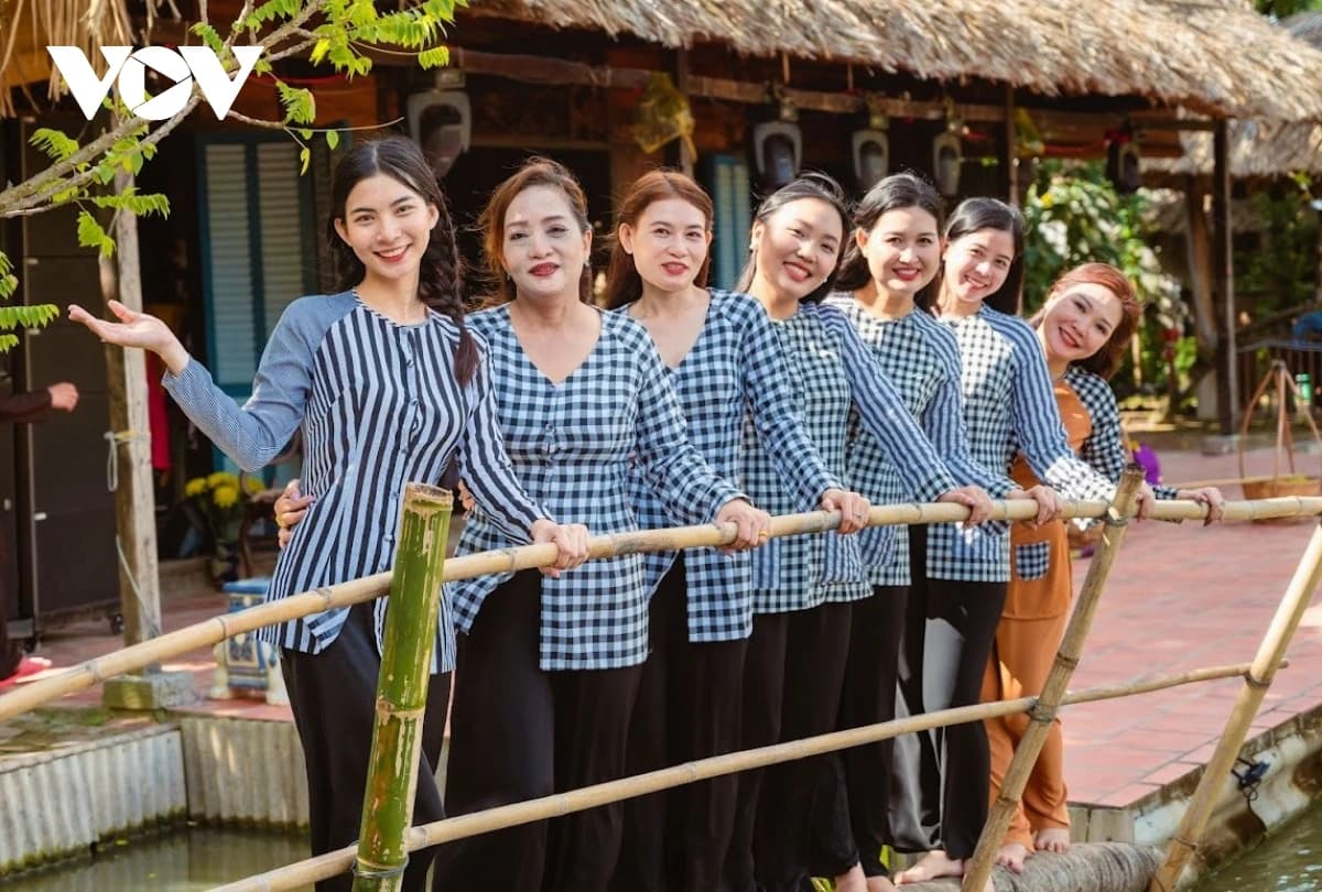 Cấu trúc hoàn chỉnh của một bộ áo bà ba truyền thống