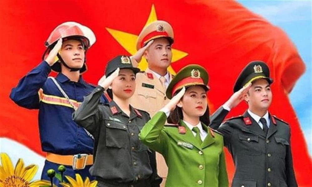 Các chiến sĩ Công an Nhân dân đang thực thi nhiệm vụ