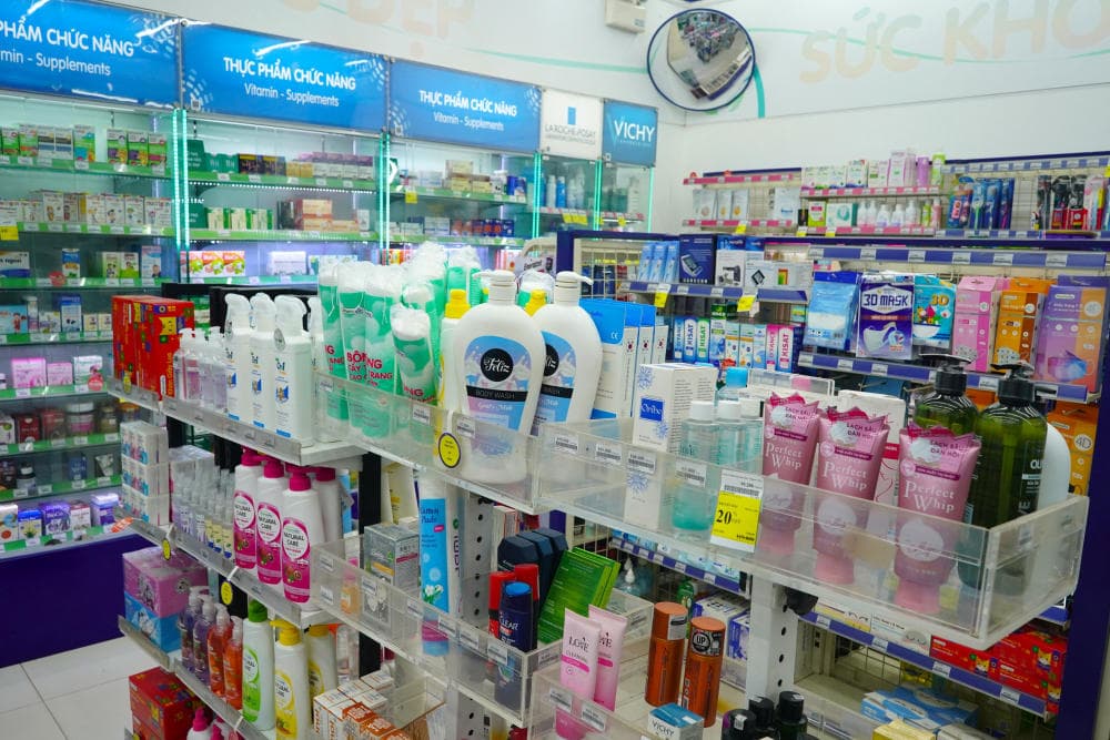 Khu vực trưng bày các sản phẩm dược mỹ phẩm tại Pharmacity