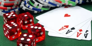 Bắt đầu làm quen với bài Phỏm: Hướng dẫn từ A-Z cho người mới