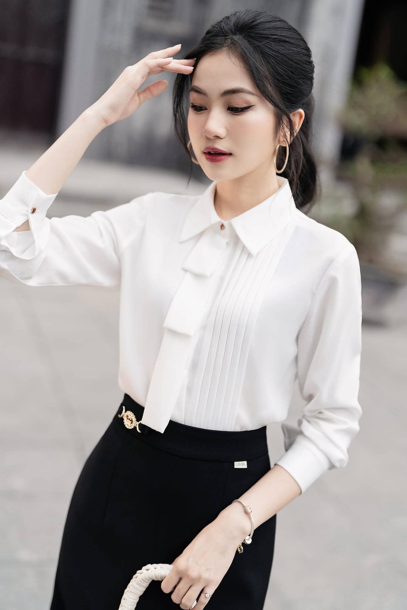 Set đồ công sở thanh lịch với áo sơ mi cổ nơ nữ