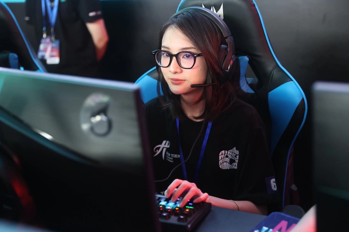 Một streamer nổi tiếng đang tương tác với cộng đồng fan trên Nimo TV