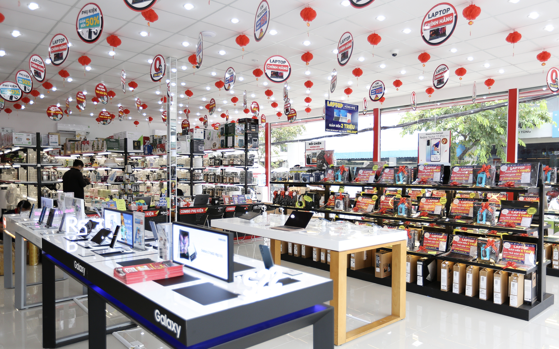 Chuỗi cửa hàng phủ khắp & dễ tiếp cận