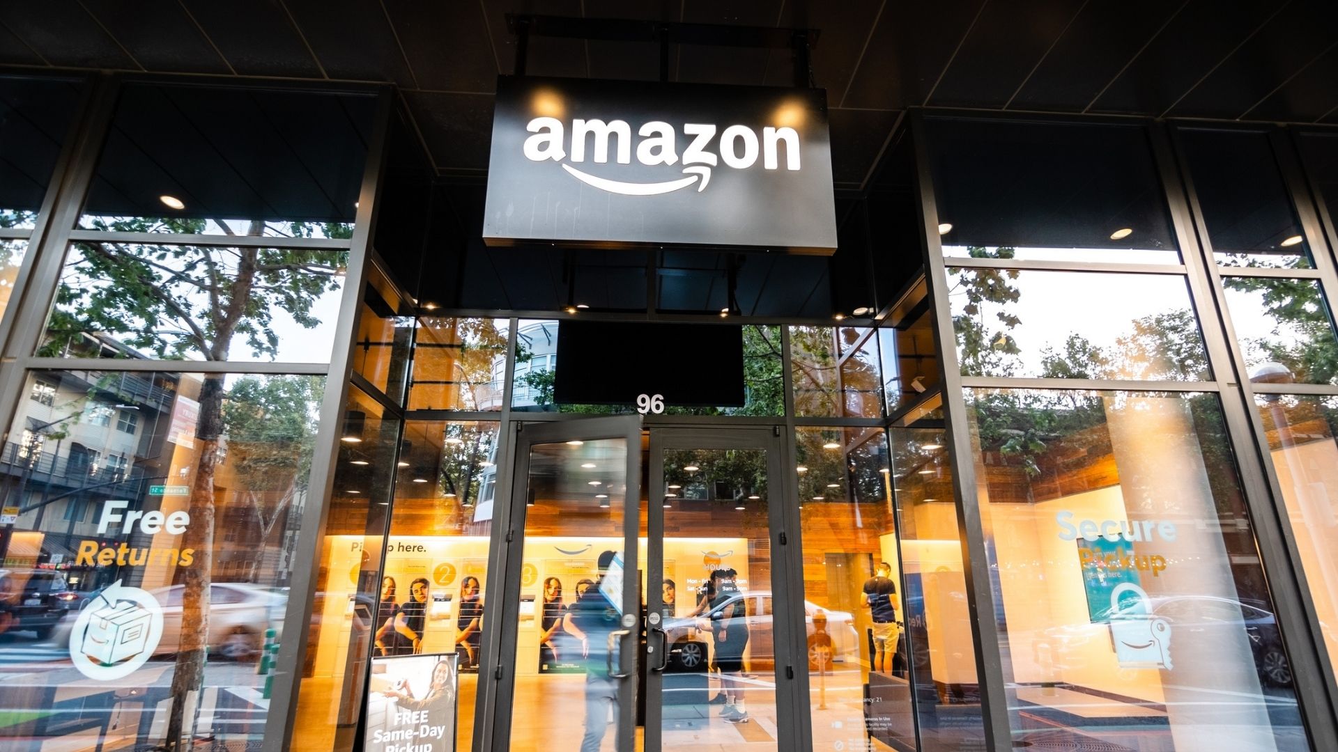 Ưu thế cạnh tranh của Amazon trên thị trường
