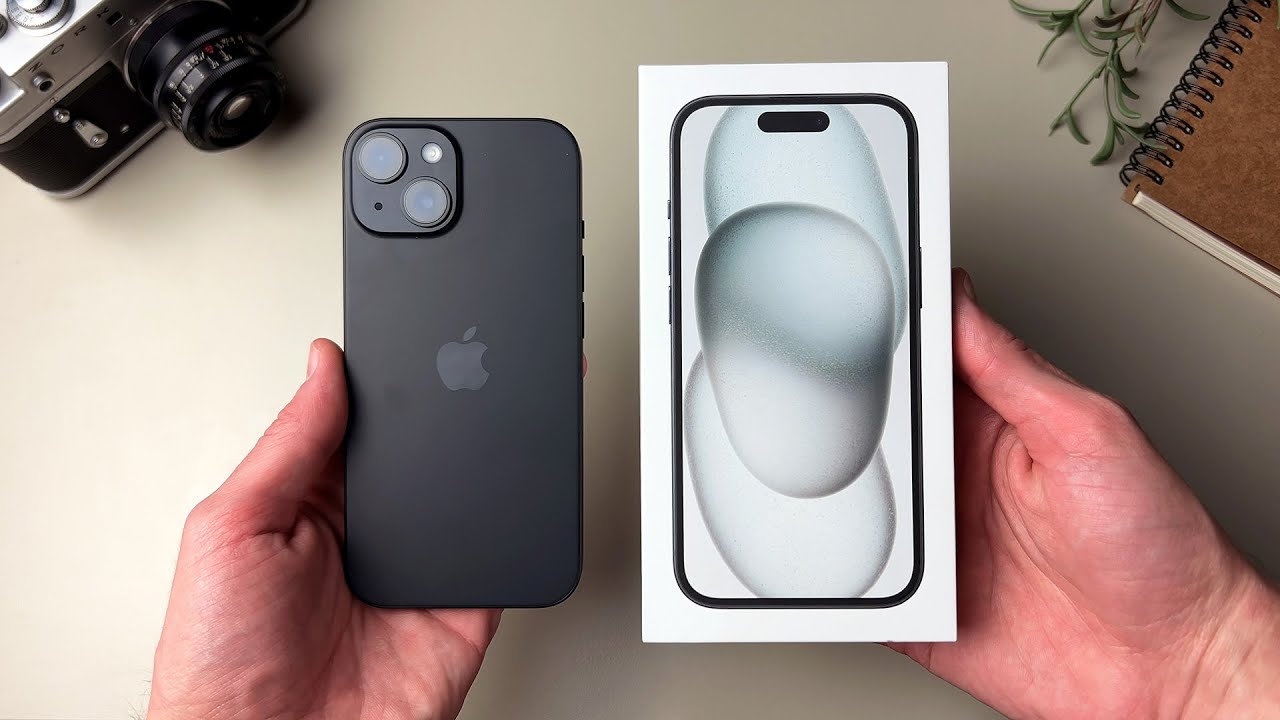 iPhone 15 có thiết kế mỏng nhẹ, dễ cầm nắm, đồng thời được trang bị các màu sắc mới thời thượng.
