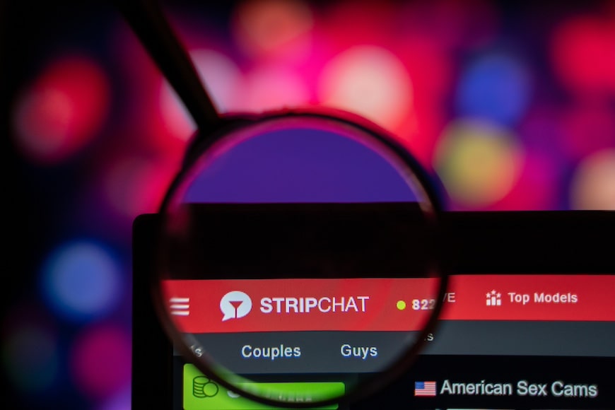 Strip Chat là gì - Quy định độ tuổi và loại nội dung
