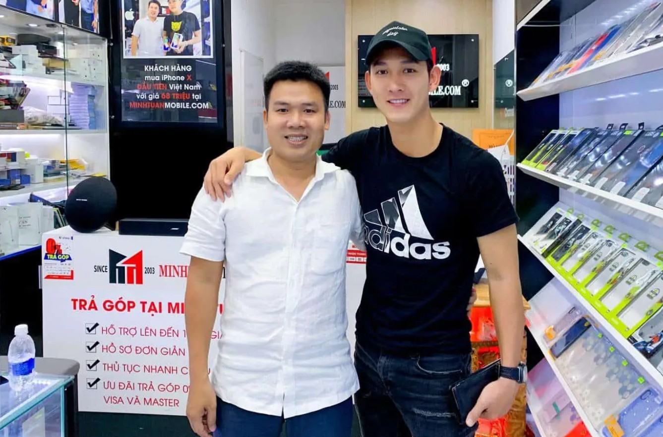 Trải nghiệm không gian công nghệ tại Minh Tuấn Mobile