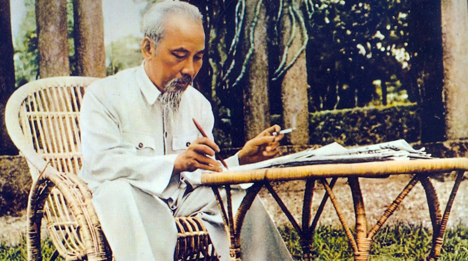 Phương pháp nghiên cứu lịch sử liên quan đến Bác Hồ