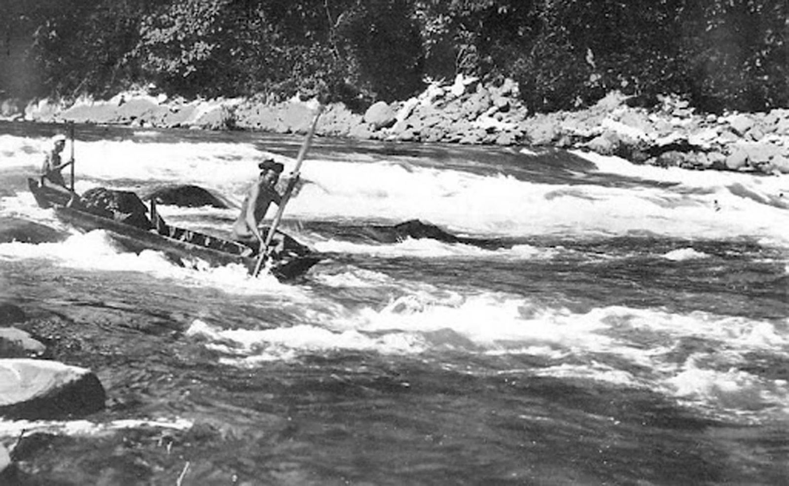 Hình ảnh thác nước vùng Tây Bắc hiểm trở