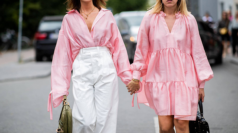 Lý do chọn trang phục gam hồng thanh lịch