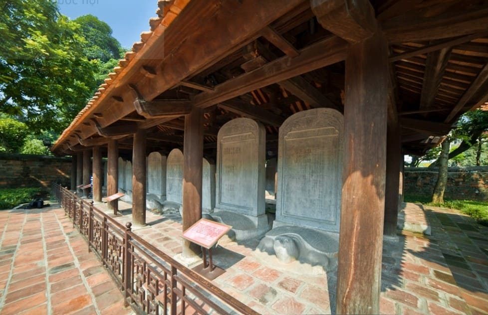 Hệ thống bia đá cổ ghi danh các bậc hiền tài