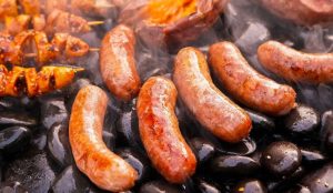 Lạp Xưởng Nướng Đá - 5 Bí Mật Tạo Nên Cơn Sốt