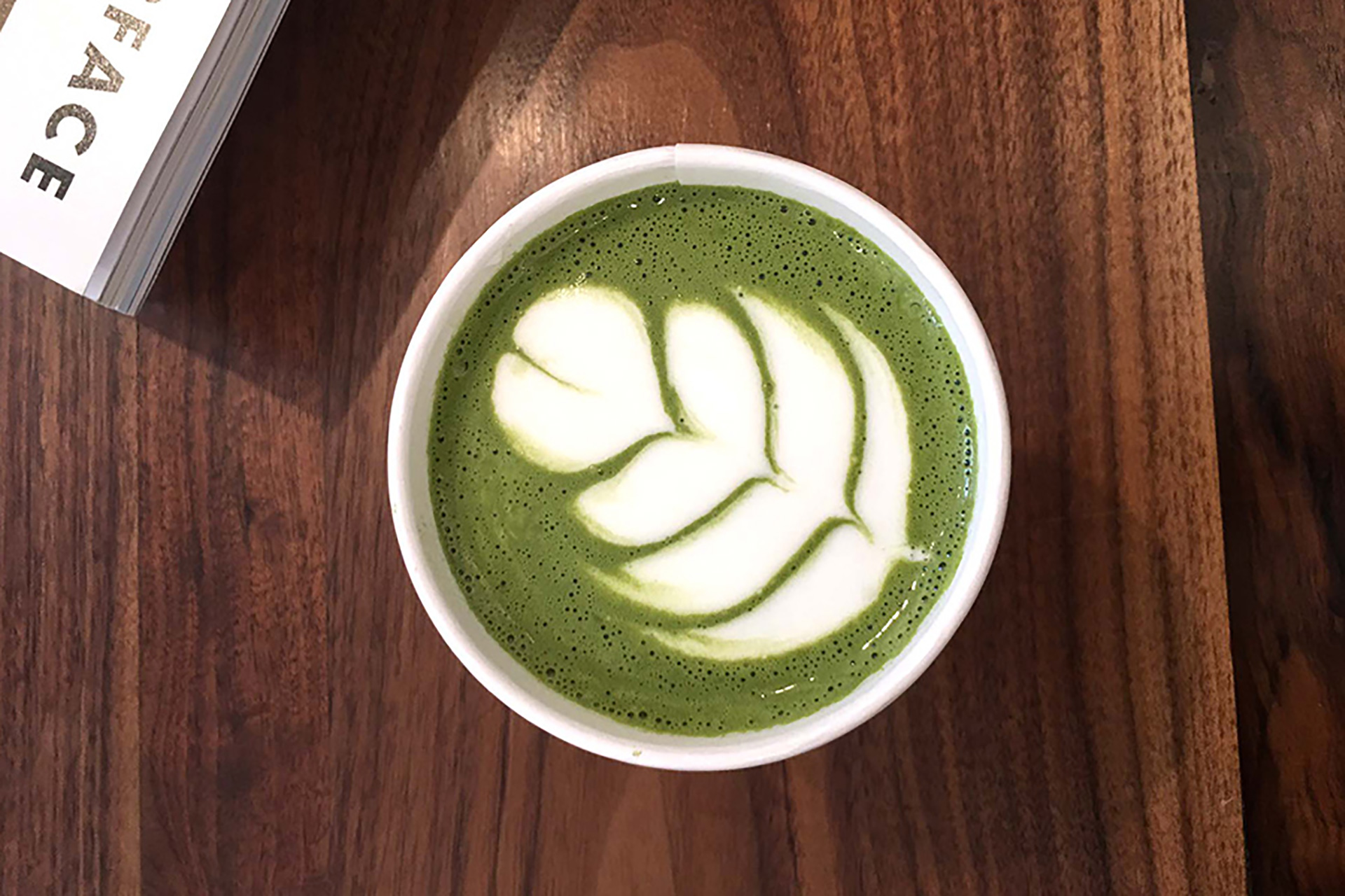 Thức uống matcha latte trà xanh sữa Nhật Bản thơm ngon lôi cuốn