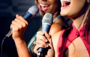 Hát Karaoke - 5 Lợi Ích Tuyệt Vời Đối Với Sức Khỏe Tâm Hồn