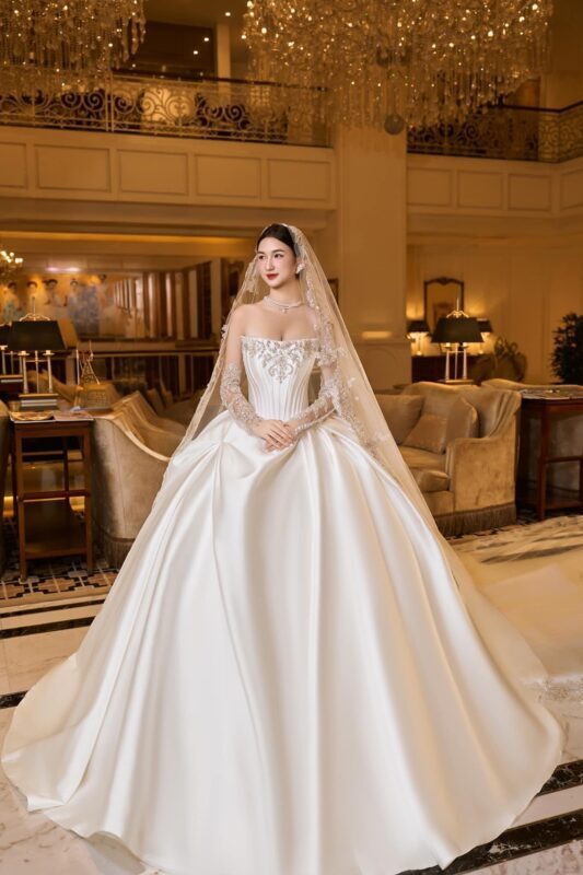 Váy cưới - Đuôi cá: tôn đường cong, hợp tiệc tối kiểu sang chảnh Váy cưới - Đuôi cá: tôn đường cong, hợp tiệc tối kiểu sang chảnh