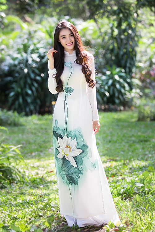 Đầm hoa sen - Chất liệu nào mặc “đã” và lên phom đẹp? Đầm hoa sen - Chất liệu nào mặc “đã” và lên phom đẹp?