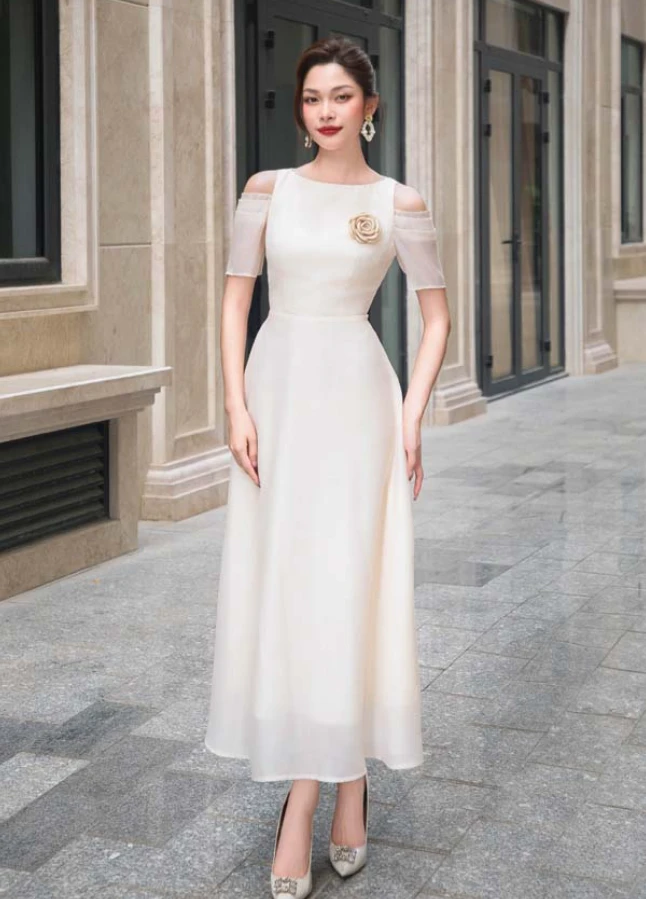 Đầm ren dự tiệc sang trọng - Cocktail party và tiệc sinh nhật Đầm ren dự tiệc sang trọng - Cocktail party và tiệc sinh nhật