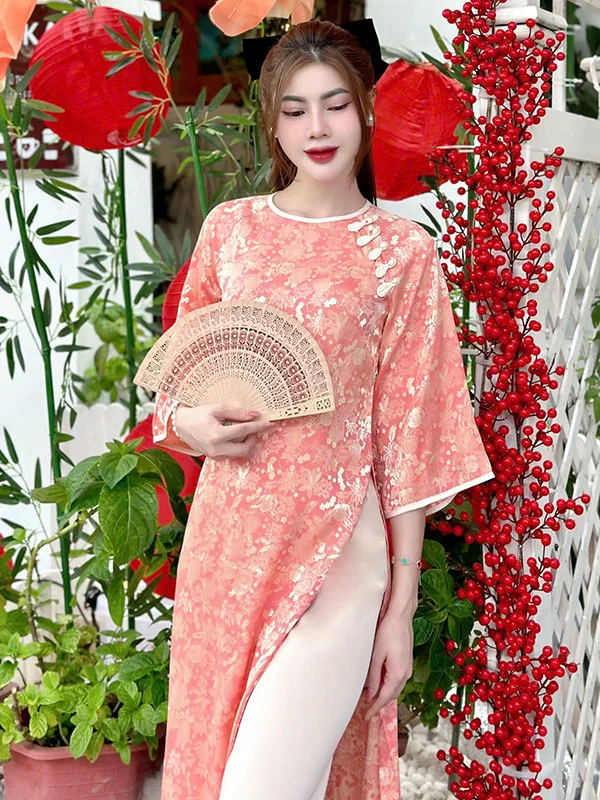 Áo dài - Linen, cotton pha: casual hơn, hợp lịch học và dạo phố Áo dài - Linen, cotton pha: casual hơn, hợp lịch học và dạo phố