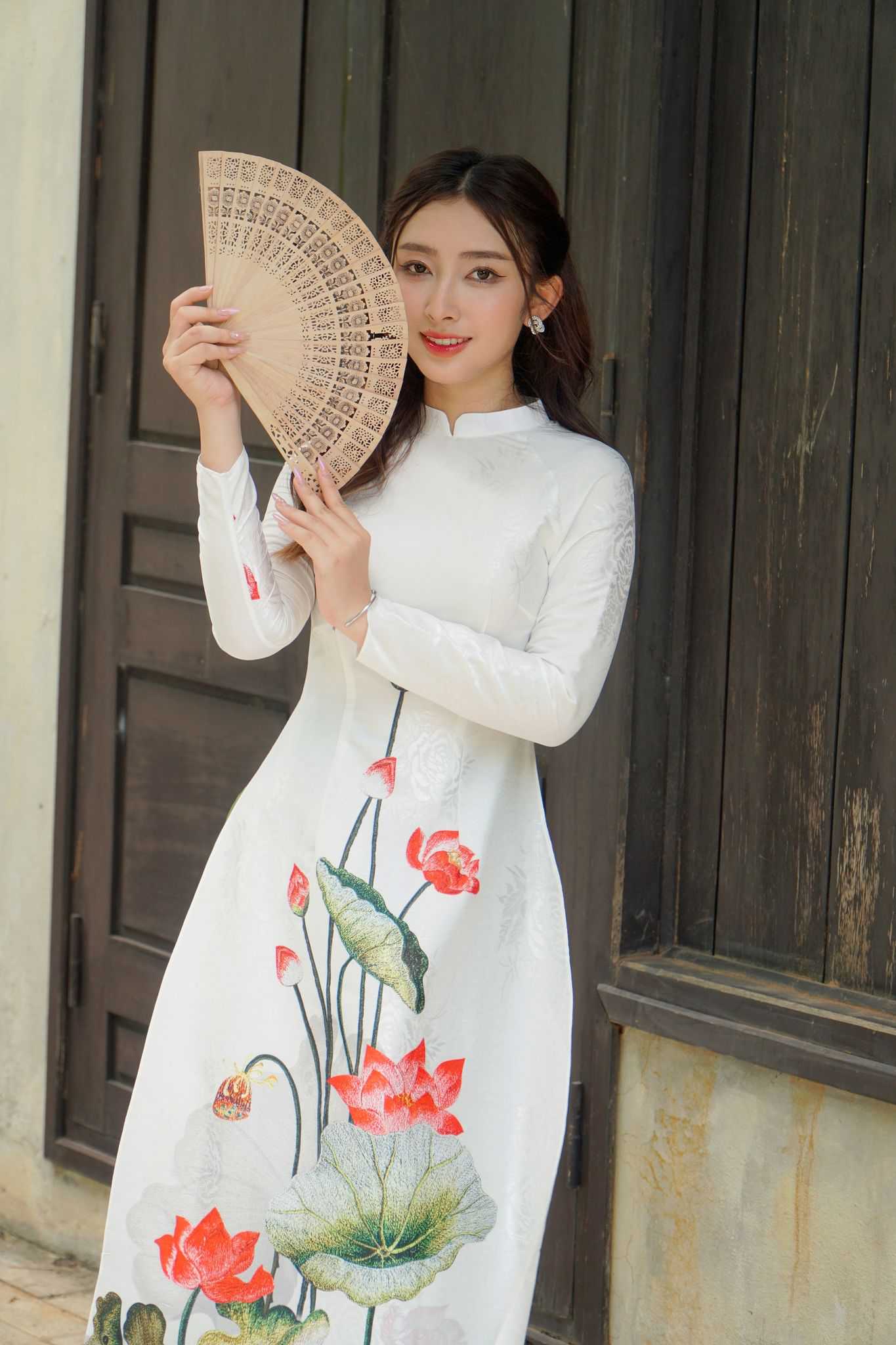 Đầm sen nước - Điểm nhấn vừa đủ để outfit “có chuyện” Đầm sen nước - Điểm nhấn vừa đủ để outfit “có chuyện”