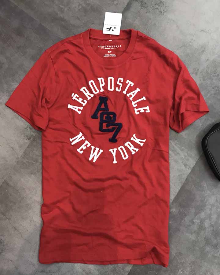 Áo phông nam - Màu sắc và họa tiết: ít nhưng đúng, phối gì cũng ra đồ