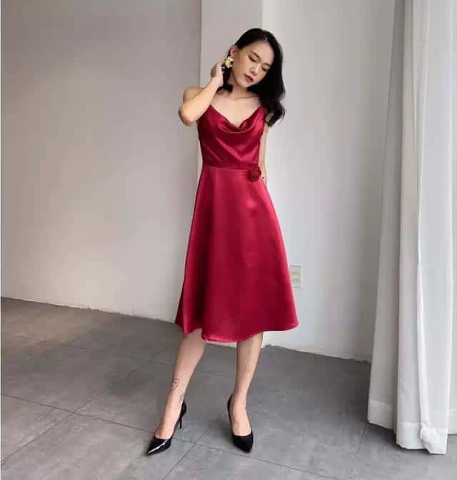 Đầm cổ đổ - 2) Midi chiết eo cho nàng công sở Đầm cổ đổ - 2) Midi chiết eo cho nàng công sở