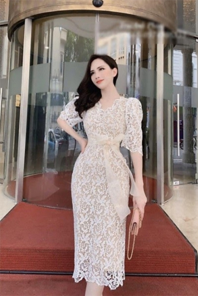 Đầm ren dự tiệc sang trọng - 5) Dáng trễ vai ren lót lụa Đầm ren dự tiệc sang trọng - 5) Dáng trễ vai ren lót lụa