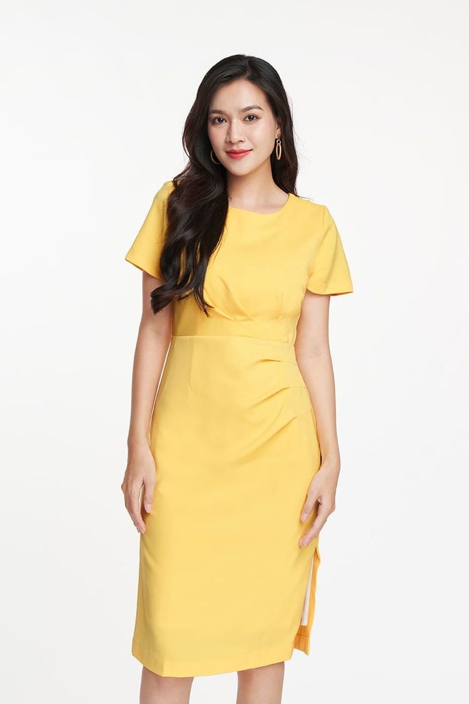 Váy nữ - Công sở: midi trơn + áo khoác là combo chắc thắng Váy nữ - Công sở: midi trơn + áo khoác là combo chắc thắng