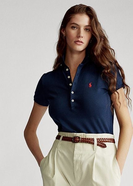 Áo polo nữ - Vai rộng hoặc bắp tay to: chọn phom suông vừa Áo polo nữ - Vai rộng hoặc bắp tay to: chọn phom suông vừa