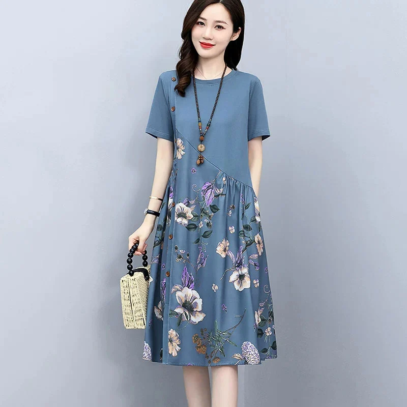 Đầm trung niên - Suông có chiết nhẹ: thoải mái mà không “nuốt dáng” Đầm trung niên - Suông có chiết nhẹ: thoải mái mà không “nuốt dáng”