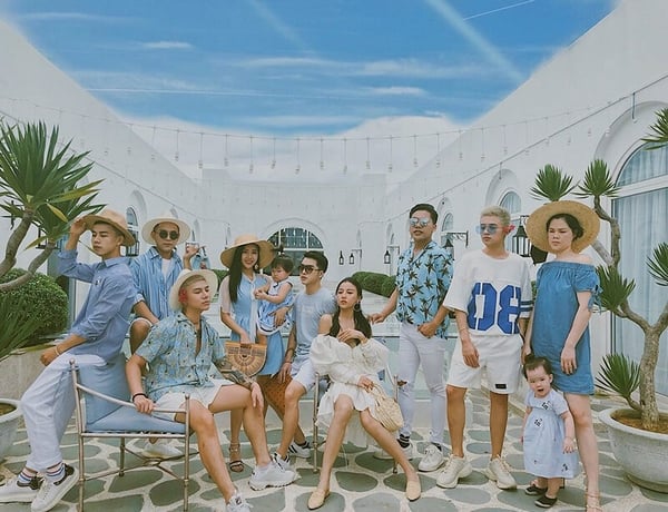 Phối đồ tone-sur-tone là gì - Nguyên tắc vàng để phối không bị nhạt Phối đồ tone-sur-tone là gì - Nguyên tắc vàng để phối không bị nhạt