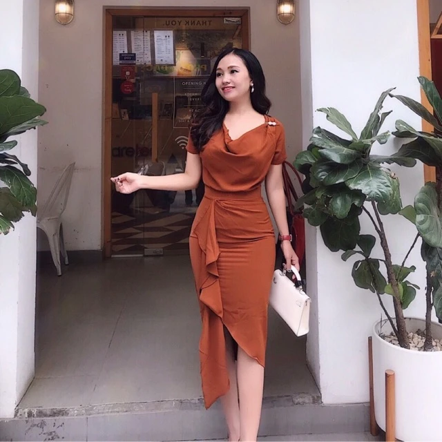 Váy đầm dự tiệc Gumac - 10. Đầm đen basic nhưng luôn hiệu quả Váy đầm dự tiệc Gumac - 10. Đầm đen basic nhưng luôn hiệu quả