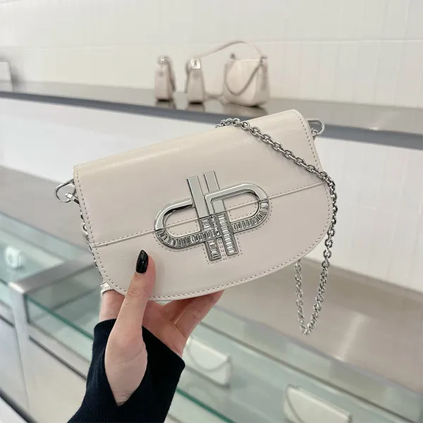 Túi Pedro - Top kiểu túi đáng thử để nâng cấp outfit Túi Pedro - Top kiểu túi đáng thử để nâng cấp outfit