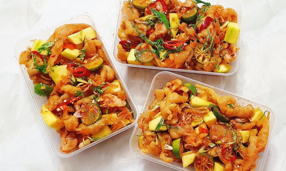 Chân gà sốt Thái - Cách 3: sốt sa tế sả ớt