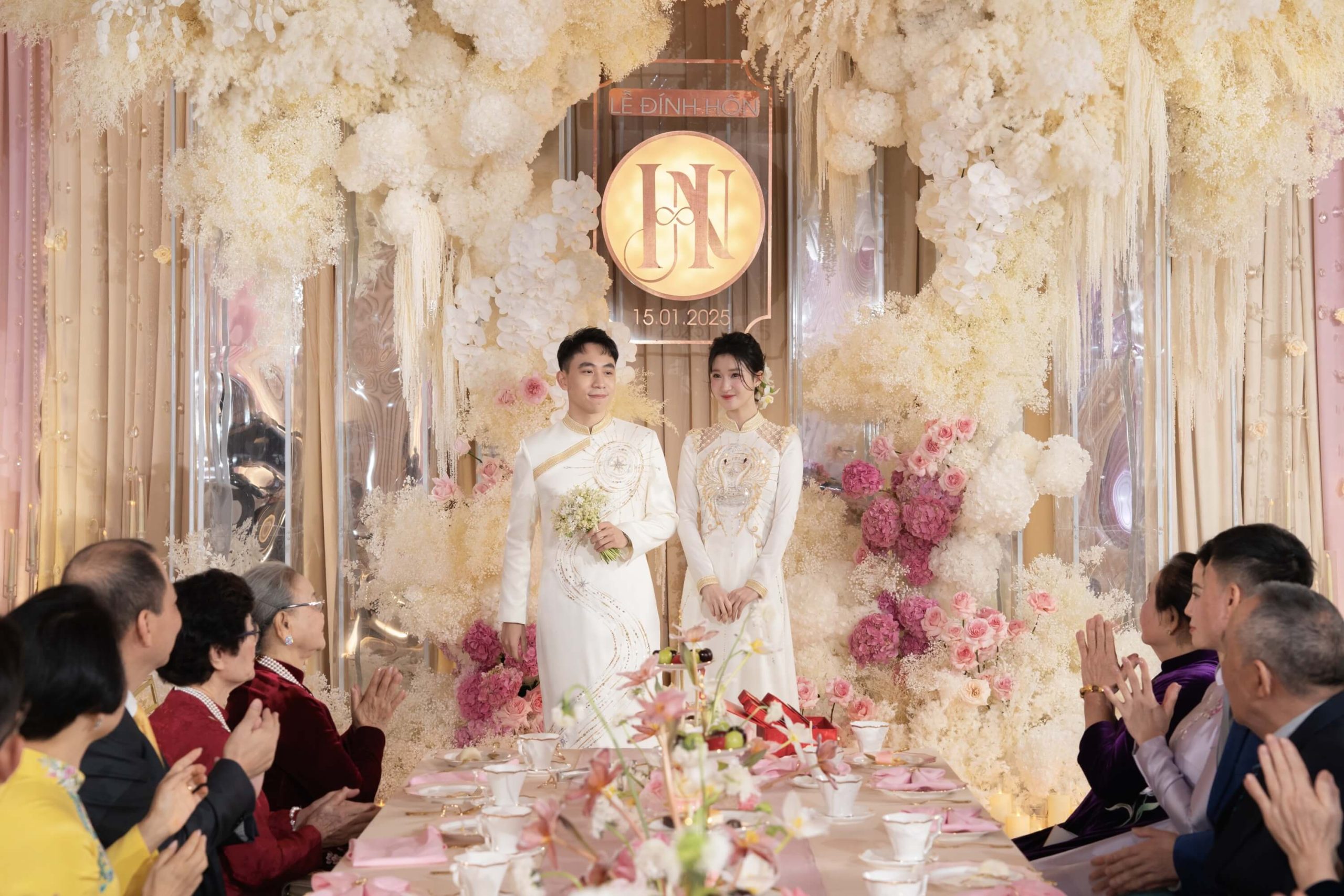 Phạm Nhật Minh Hoàng - Xuất thân và lựa chọn sống kín kẽ