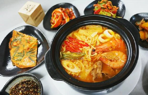 Mì cay - Đồ uống và mẹo hạ nhiệt đúng cách Mì cay - Đồ uống và mẹo hạ nhiệt đúng cách