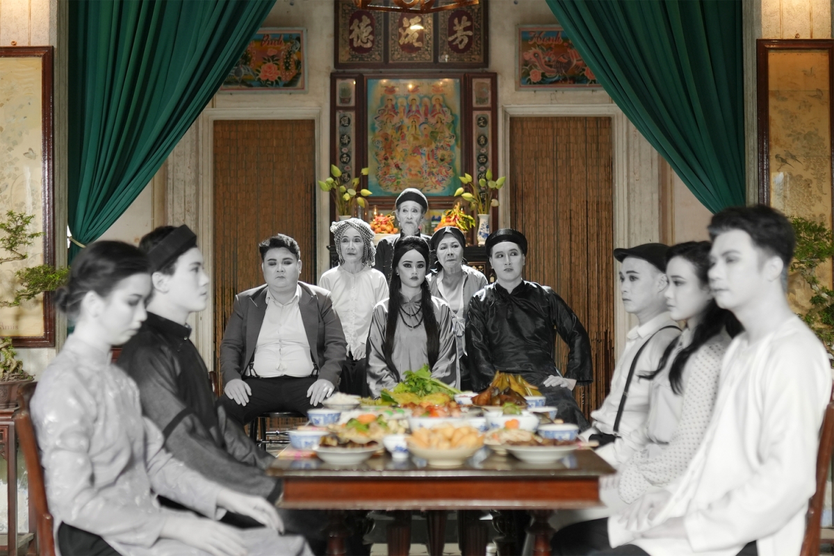 Nhà gia tiên - Tuyến chính: nỗi sợ và sự thật Nhà gia tiên - Tuyến chính: nỗi sợ và sự thật