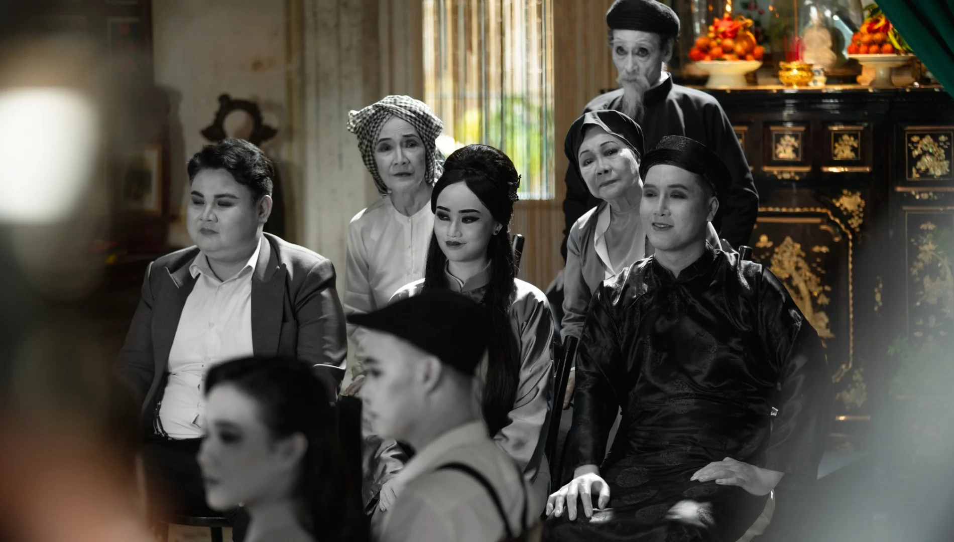 Nhà gia tiên - Không gian thờ tự, bếp núc và ánh sáng Nhà gia tiên - Không gian thờ tự, bếp núc và ánh sáng