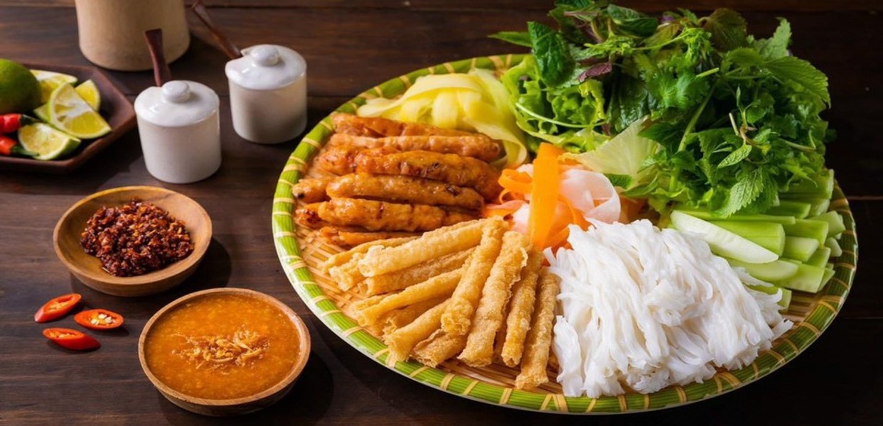 Nem nướng Nha Trang - Nồi chiên không dầu và chảo chống dính: tiện, sạch, dễ kiểm soát