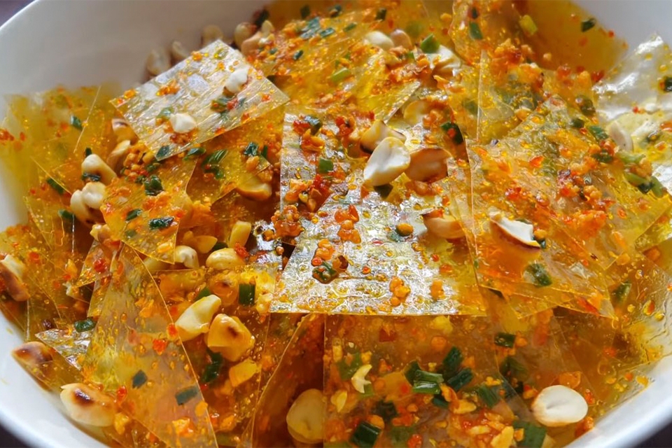 Bánh tráng trộn - Bánh tráng trộn là gì và vì sao được yêu thích? Bánh tráng trộn - Bánh tráng trộn là gì và vì sao được yêu thích?