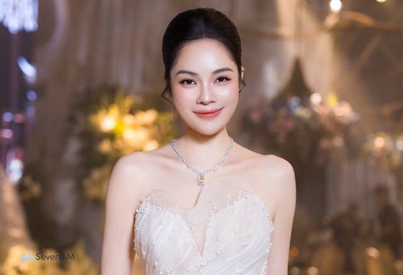 Duong Cam Lynh - Áp lực dư luận và nghề nghiệp Duong Cam Lynh - Áp lực dư luận và nghề nghiệp