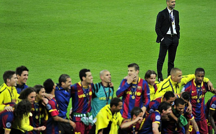 Xavi, Iniesta và Busquets tạo nên tuyến giữa huyền thoại