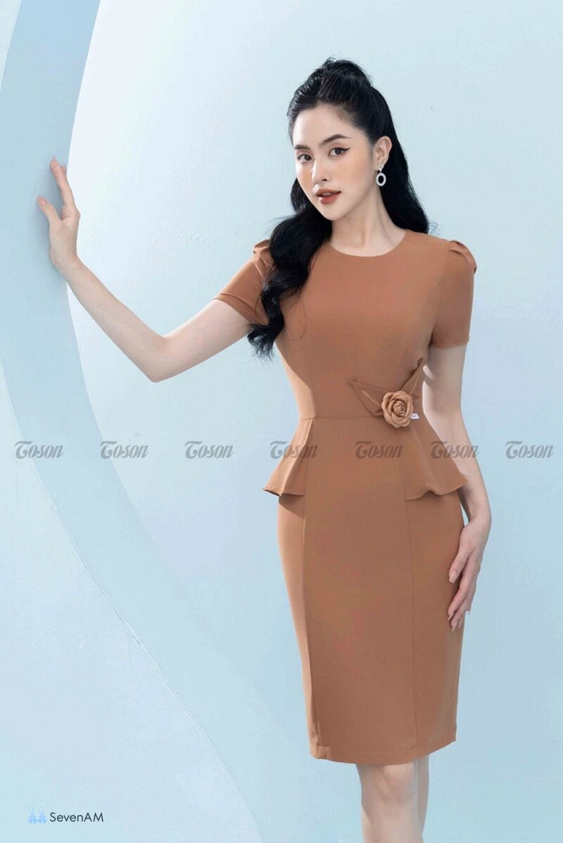 Đầm peplum - Nguyên tắc phối gần như bắt buộc Đầm peplum - Nguyên tắc phối gần như bắt buộc