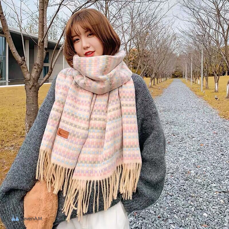 Khăn choàng cổ mùa đông - Độ ấm nằm ở bản khăn nhiều hơn ở độ dày Khăn choàng cổ mùa đông - Độ ấm nằm ở bản khăn nhiều hơn ở độ dày