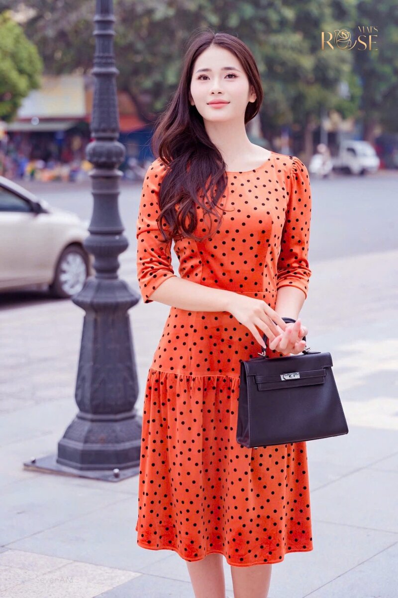 Váy chấm bi - Cỡ chấm và mật độ quyết định chiếc váy chấm bi thuộc dịp nào Váy chấm bi - Cỡ chấm và mật độ quyết định chiếc váy chấm bi thuộc dịp nào